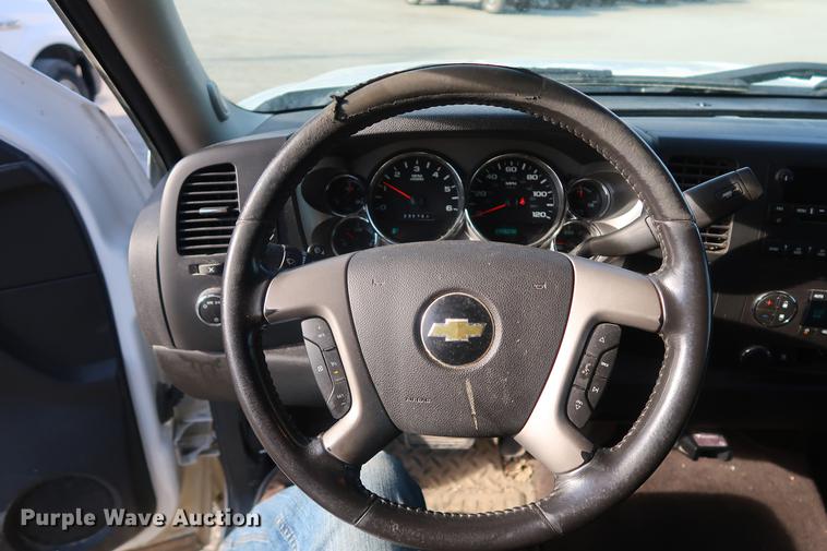 image for item DF3560 2011 Chevrolet Silverado 1500 LT Crew Cab pickup truck