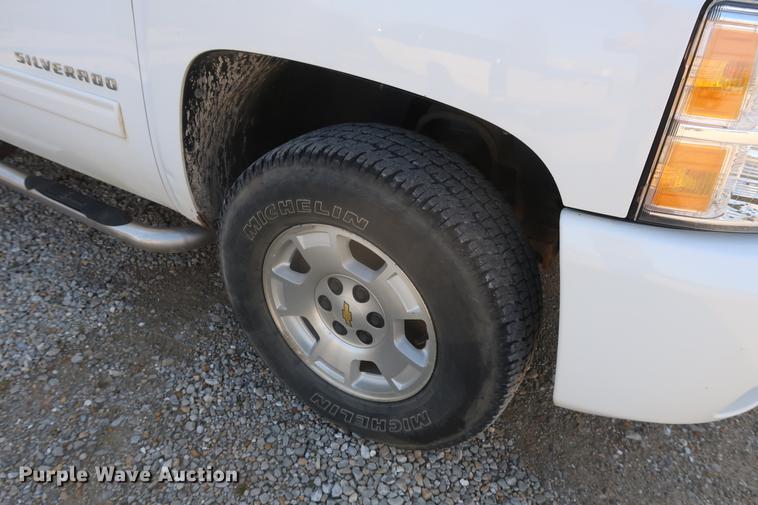 image for item DF3560 2011 Chevrolet Silverado 1500 LT Crew Cab pickup truck