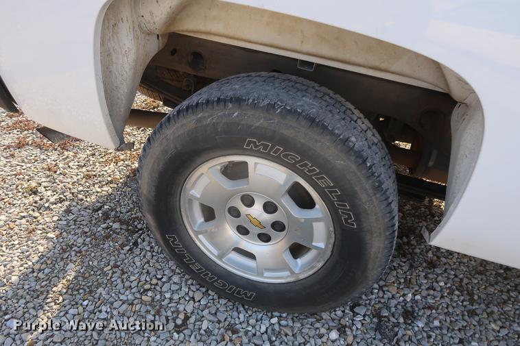 image for item DF3560 2011 Chevrolet Silverado 1500 LT Crew Cab pickup truck