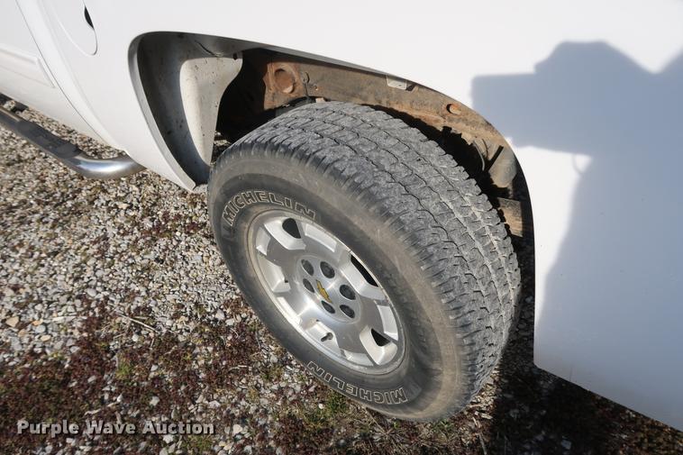 image for item DF3560 2011 Chevrolet Silverado 1500 LT Crew Cab pickup truck