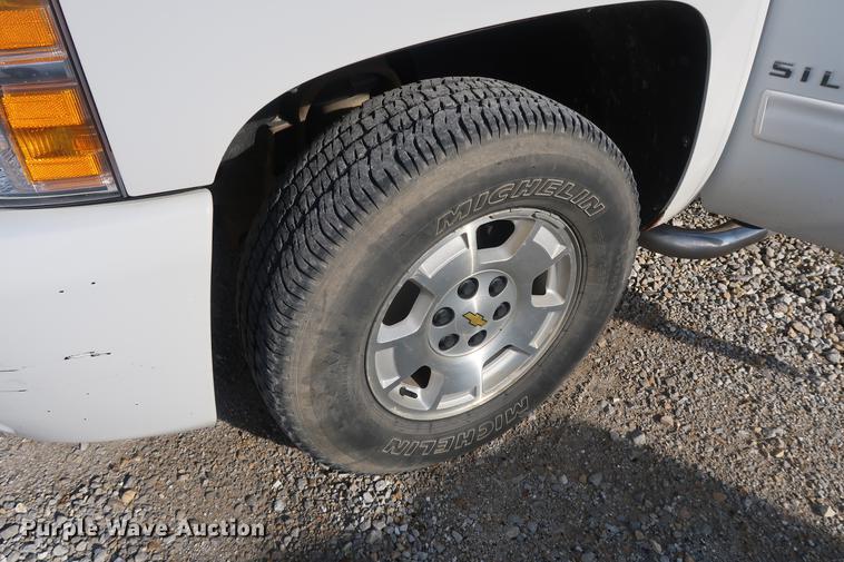 image for item DF3560 2011 Chevrolet Silverado 1500 LT Crew Cab pickup truck