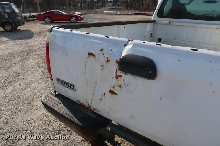 image for item DF3561 2007 Ford F250 Super Duty pickup truck