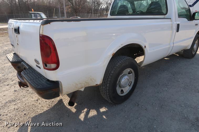 image for item DF3561 2007 Ford F250 Super Duty pickup truck