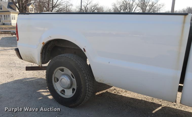 image for item DF3561 2007 Ford F250 Super Duty pickup truck