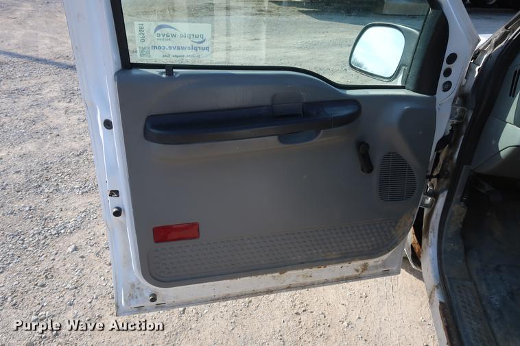 image for item DF3561 2007 Ford F250 Super Duty pickup truck