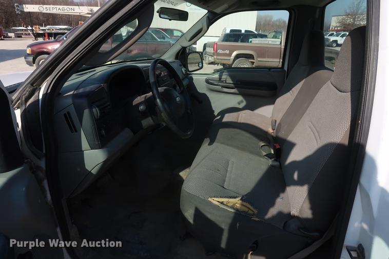 image for item DF3561 2007 Ford F250 Super Duty pickup truck