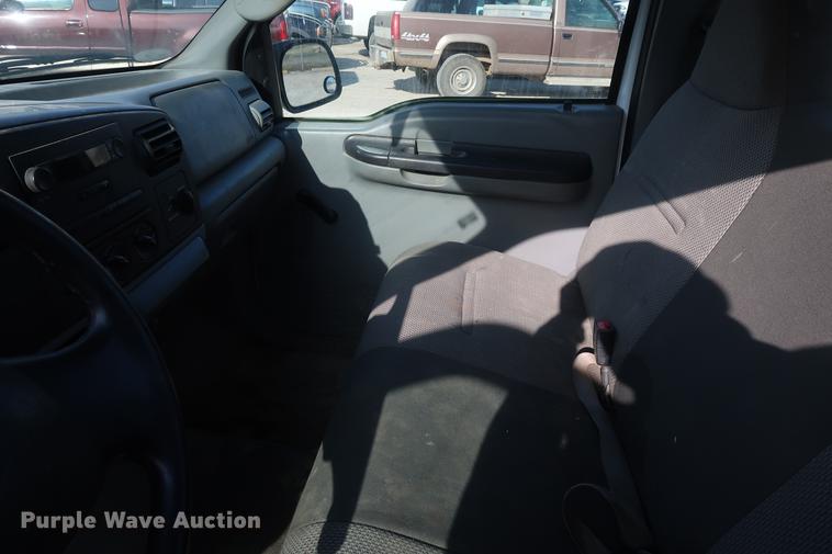 image for item DF3561 2007 Ford F250 Super Duty pickup truck