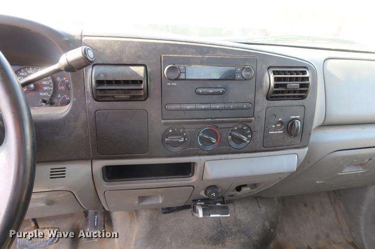 image for item DF3561 2007 Ford F250 Super Duty pickup truck