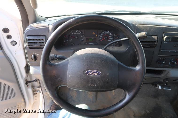 image for item DF3561 2007 Ford F250 Super Duty pickup truck