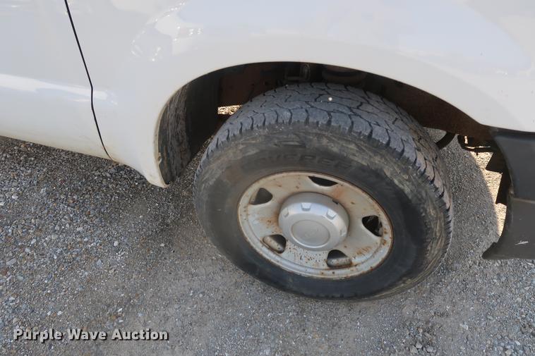 image for item DF3561 2007 Ford F250 Super Duty pickup truck