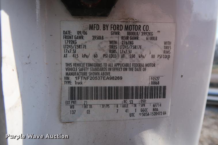 image for item DF3561 2007 Ford F250 Super Duty pickup truck