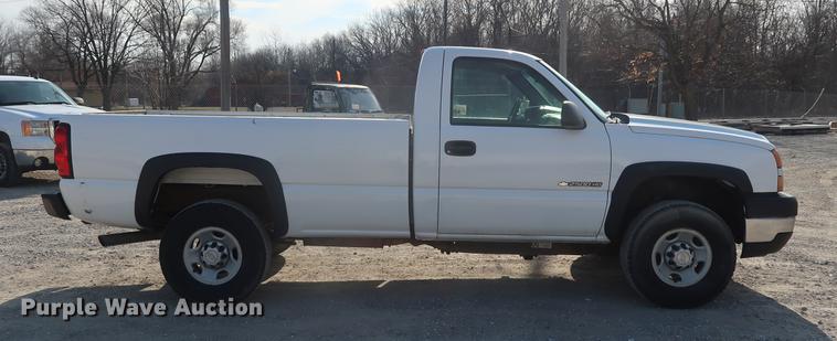 image for item DF3562 2006 Chevrolet Silverado 2500HD pickup truck
