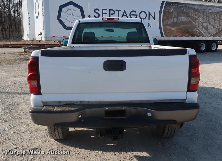 image for item DF3562 2006 Chevrolet Silverado 2500HD pickup truck