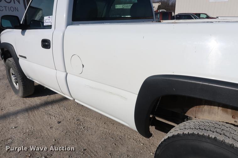 image for item DF3562 2006 Chevrolet Silverado 2500HD pickup truck