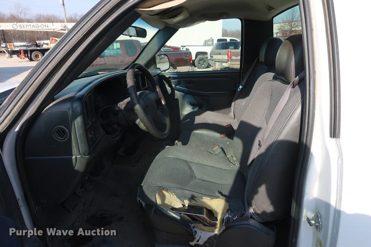 image for item DF3562 2006 Chevrolet Silverado 2500HD pickup truck