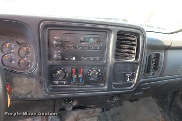 image for item DF3562 2006 Chevrolet Silverado 2500HD pickup truck