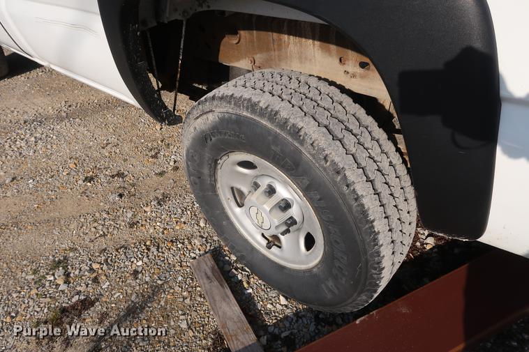 image for item DF3562 2006 Chevrolet Silverado 2500HD pickup truck