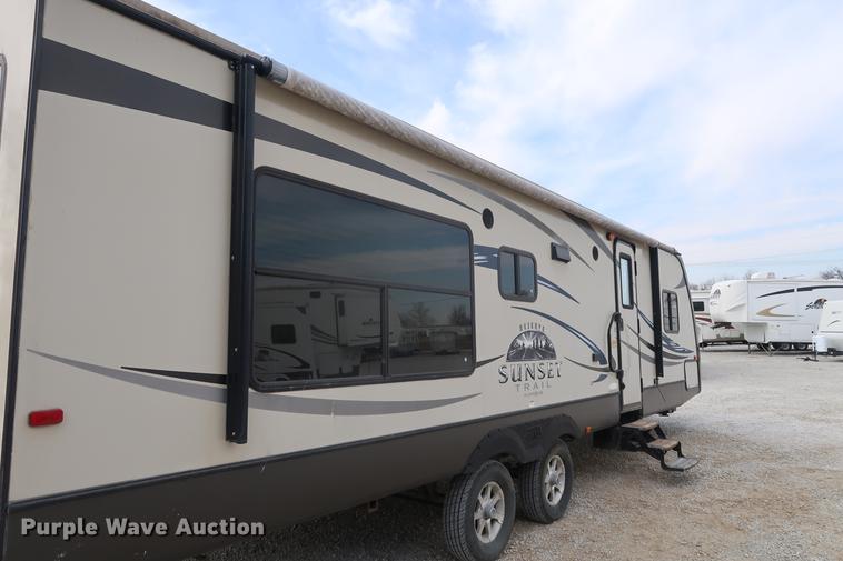 image for item DF3570 2012 Cross Roads Sunset Trail camper