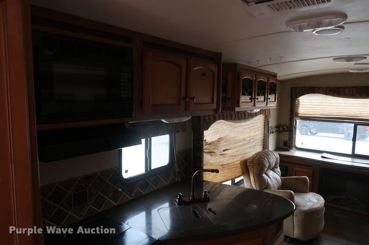 image for item DF3570 2012 Cross Roads Sunset Trail camper