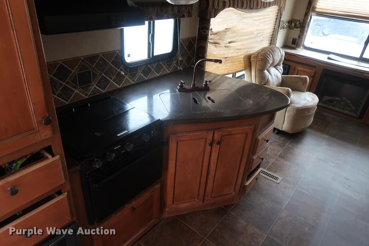 image for item DF3570 2012 Cross Roads Sunset Trail camper