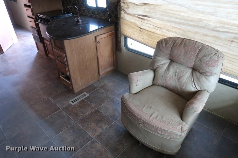 image for item DF3570 2012 Cross Roads Sunset Trail camper