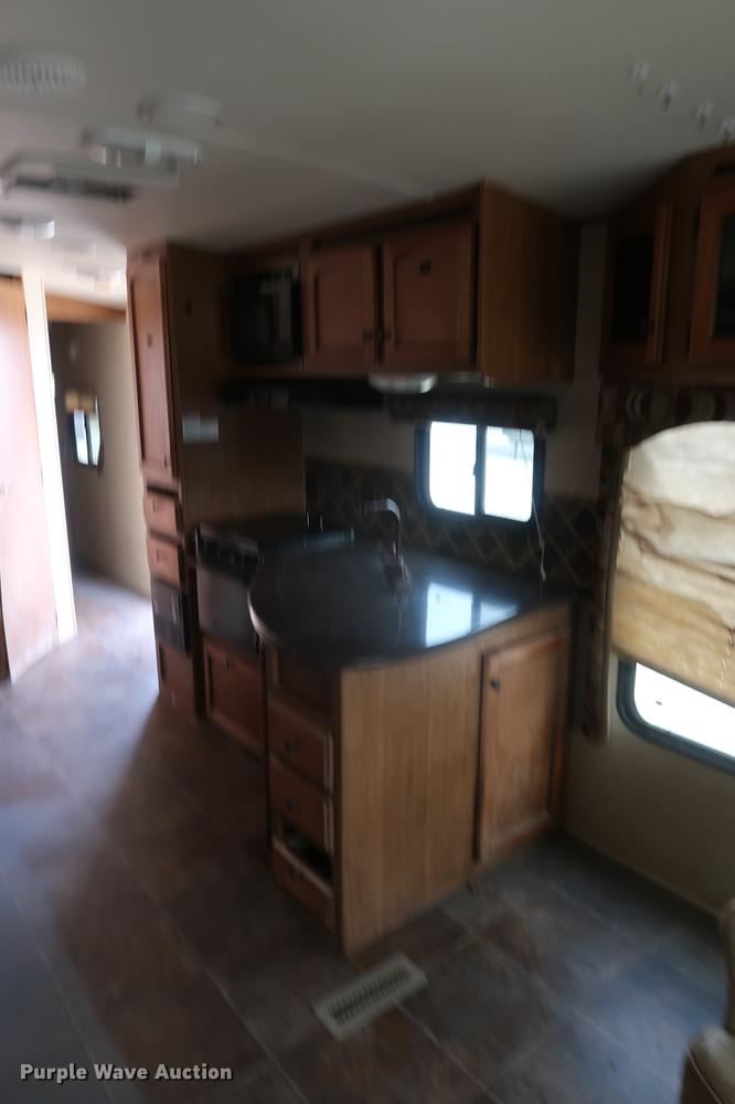 image for item DF3570 2012 Cross Roads Sunset Trail camper