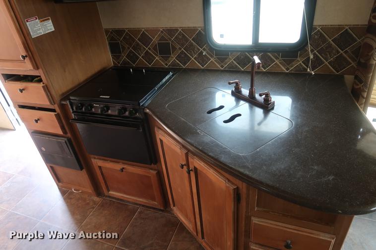 image for item DF3570 2012 Cross Roads Sunset Trail camper