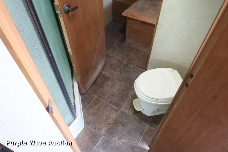 image for item DF3570 2012 Cross Roads Sunset Trail camper