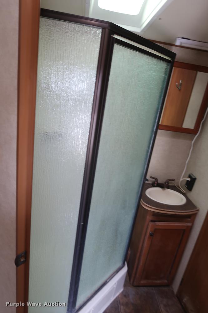 image for item DF3570 2012 Cross Roads Sunset Trail camper