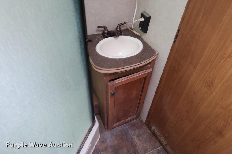 image for item DF3570 2012 Cross Roads Sunset Trail camper