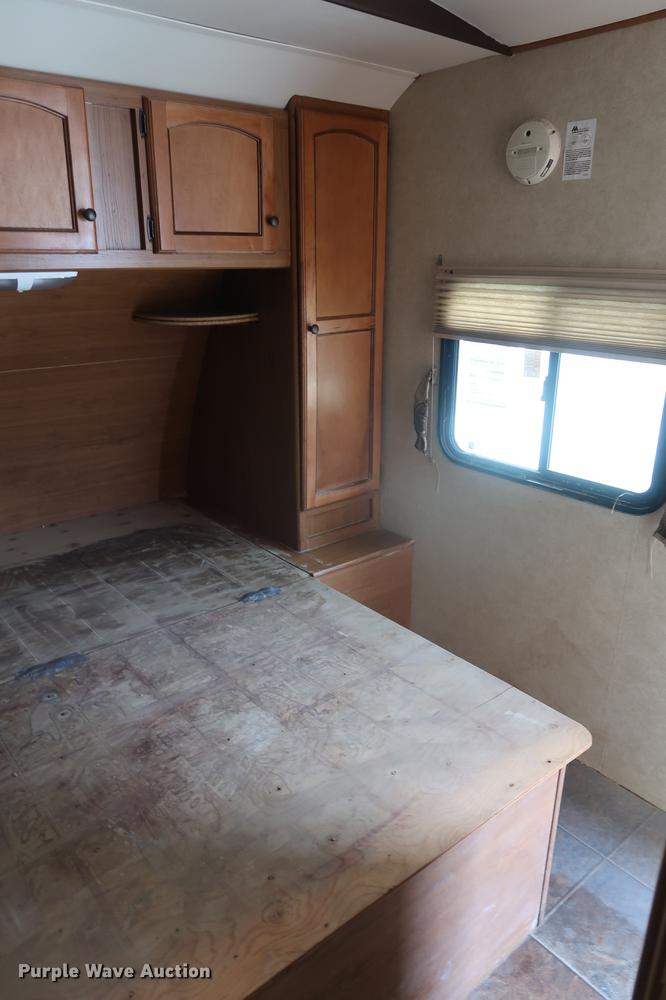 image for item DF3570 2012 Cross Roads Sunset Trail camper