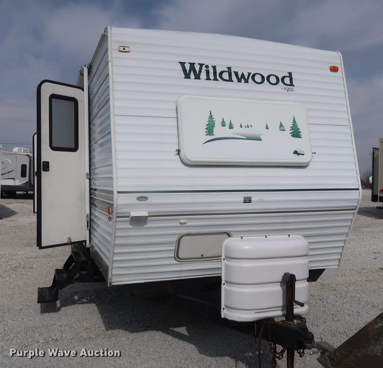2002 Forest River Wildwood camper in Clinton, MO Item DF3575 sold