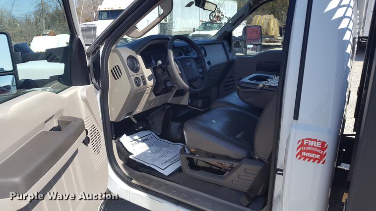 image for item DF3580 2009 Ford F450 Super Duty flatbed truck