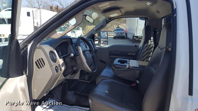 image for item DF3580 2009 Ford F450 Super Duty flatbed truck