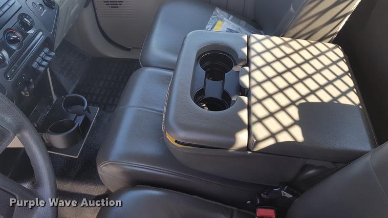 image for item DF3580 2009 Ford F450 Super Duty flatbed truck