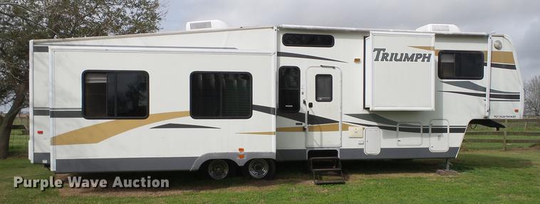 image for item DG9483 2006 Fleetwood Triumph camper