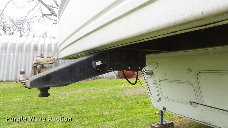 image for item DG9483 2006 Fleetwood Triumph camper