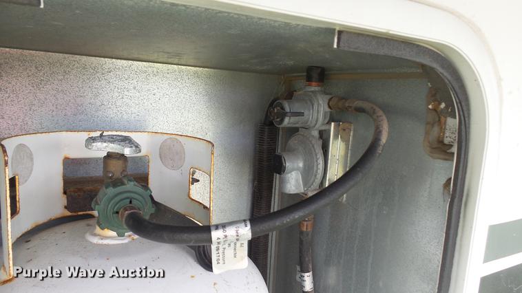 image for item DG9483 2006 Fleetwood Triumph camper