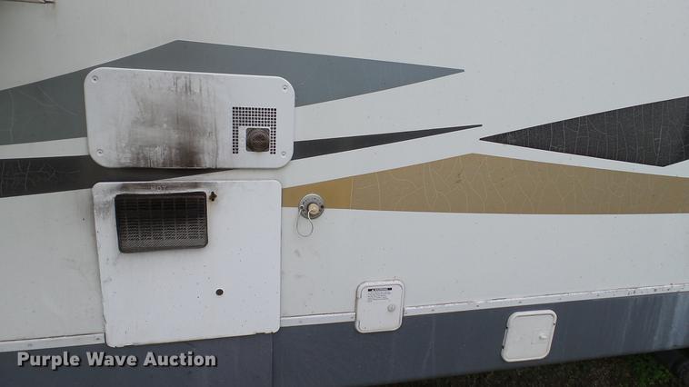 image for item DG9483 2006 Fleetwood Triumph camper