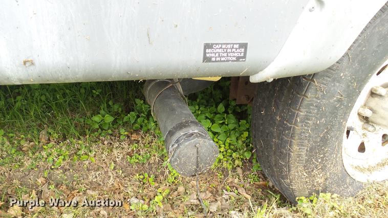 image for item DG9483 2006 Fleetwood Triumph camper