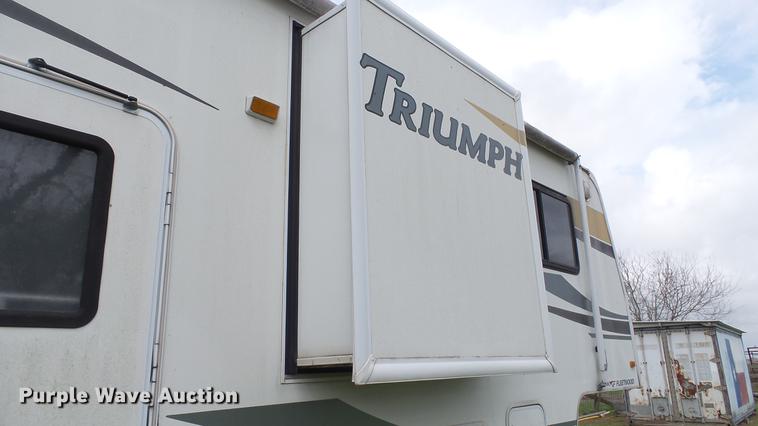 image for item DG9483 2006 Fleetwood Triumph camper