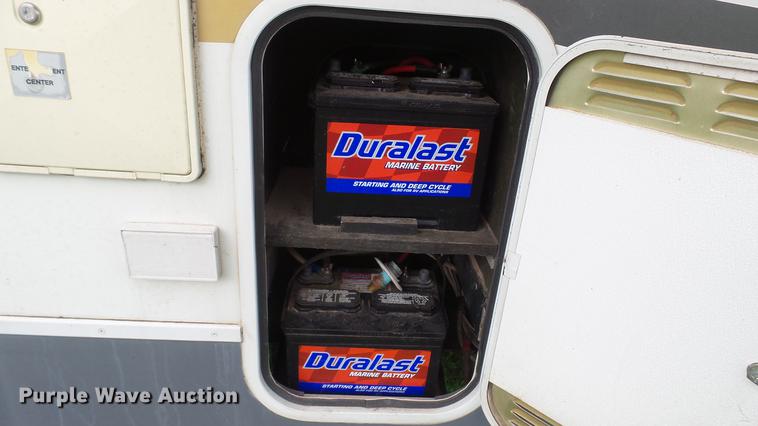 image for item DG9483 2006 Fleetwood Triumph camper