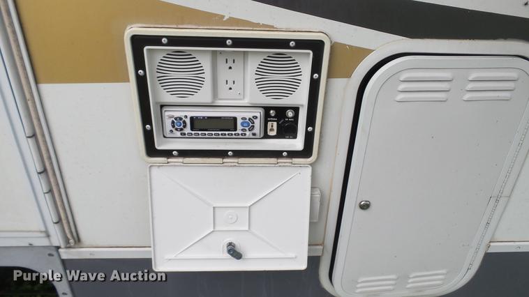 image for item DG9483 2006 Fleetwood Triumph camper