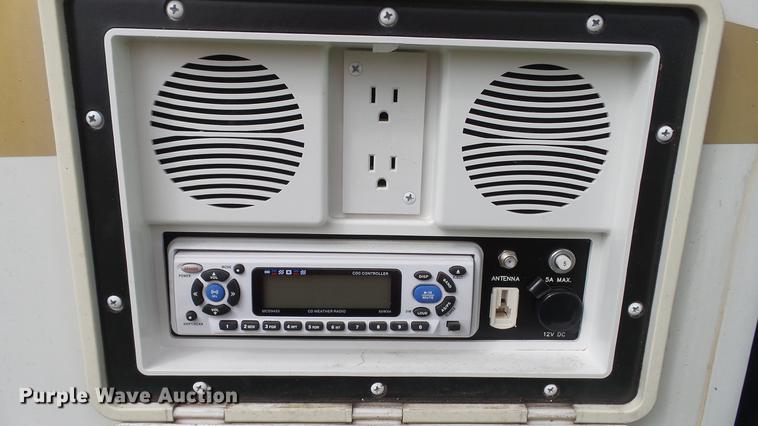 image for item DG9483 2006 Fleetwood Triumph camper