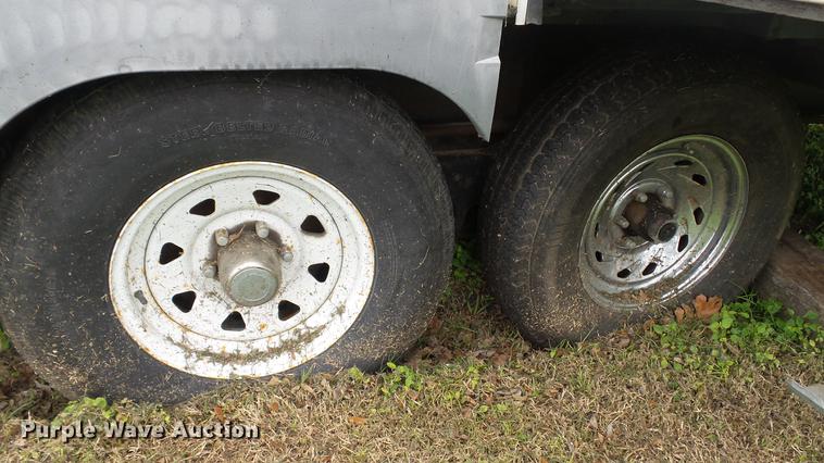 image for item DG9483 2006 Fleetwood Triumph camper