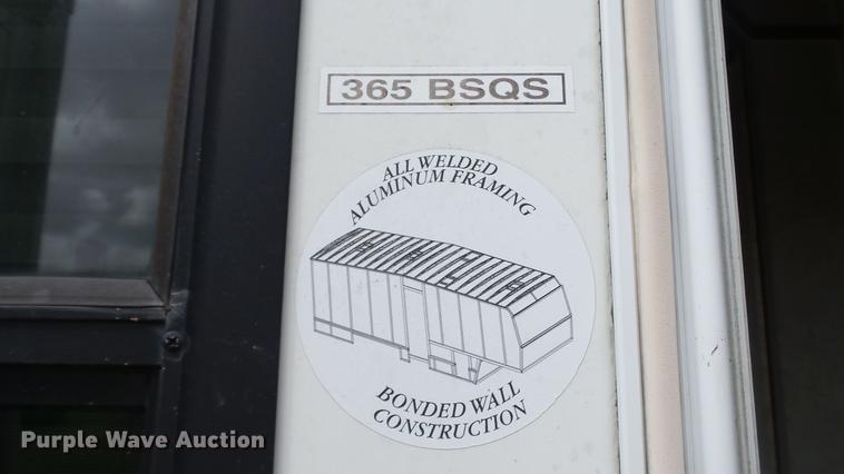 image for item DG9483 2006 Fleetwood Triumph camper