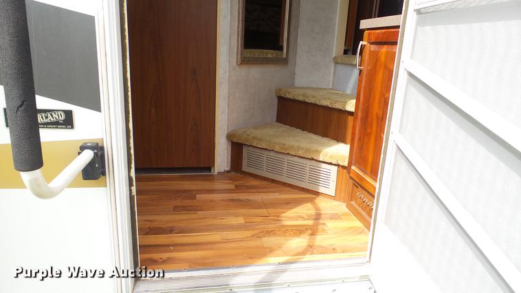 image for item DG9483 2006 Fleetwood Triumph camper