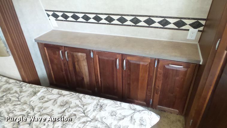 image for item DG9483 2006 Fleetwood Triumph camper