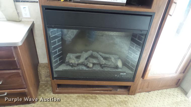 image for item DG9483 2006 Fleetwood Triumph camper