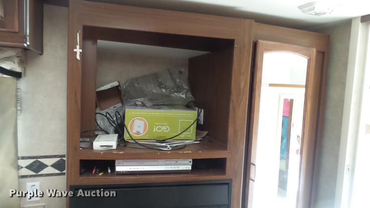 image for item DG9483 2006 Fleetwood Triumph camper